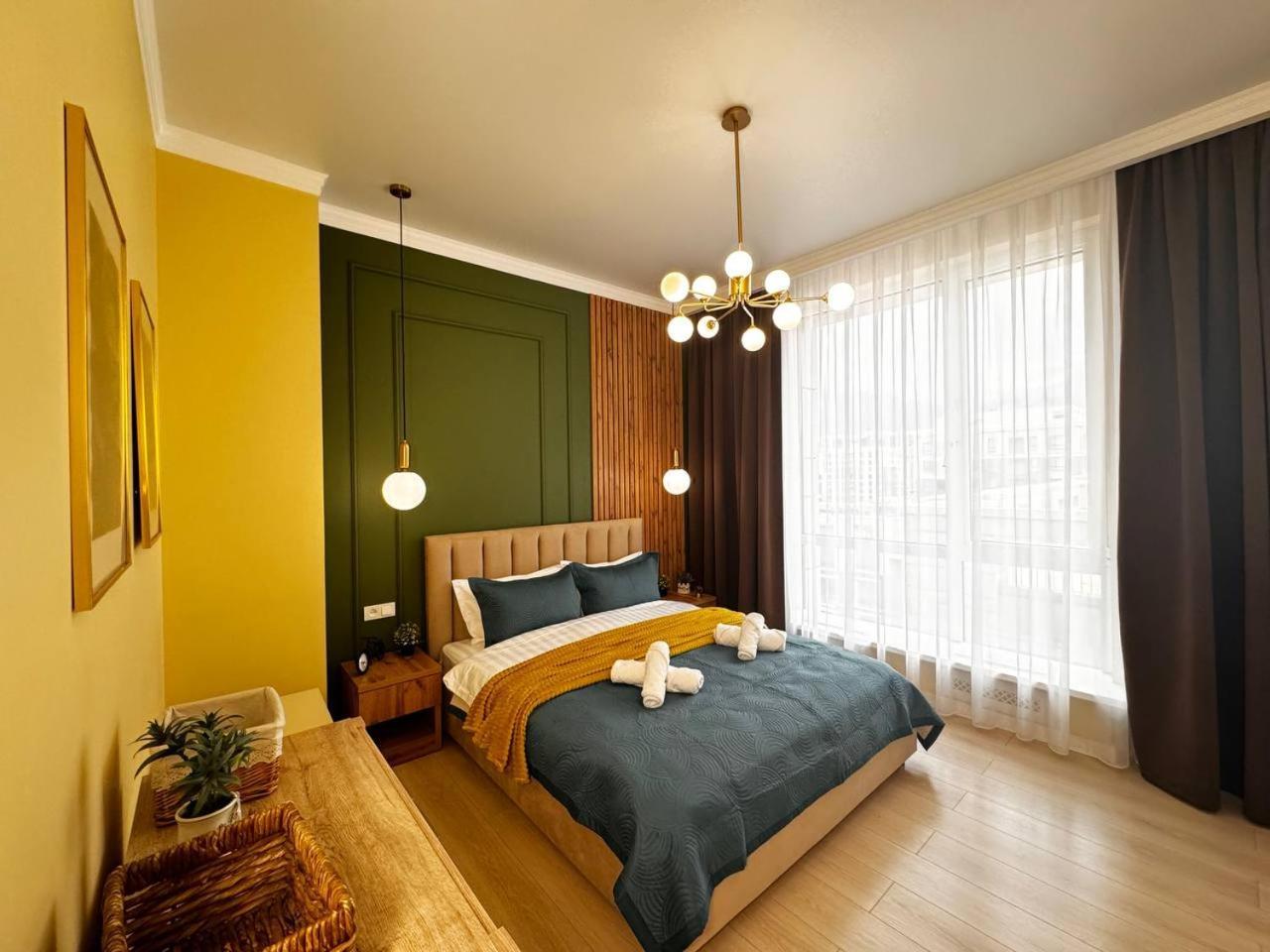 Apartment 2 4 You, Flat 156 *